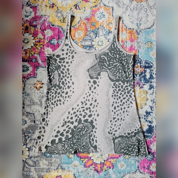 Colcci Tops - FREE W BUNDLE Colcci printed tank top